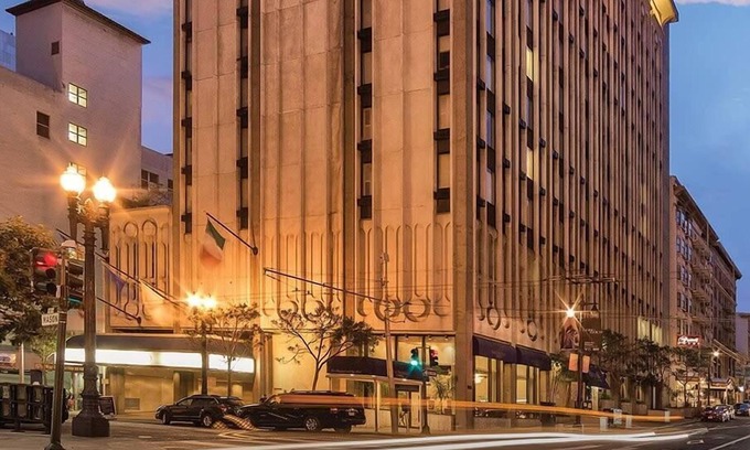 Union Square Condominio | Luxurious Studio Condo in Prime SF Location!