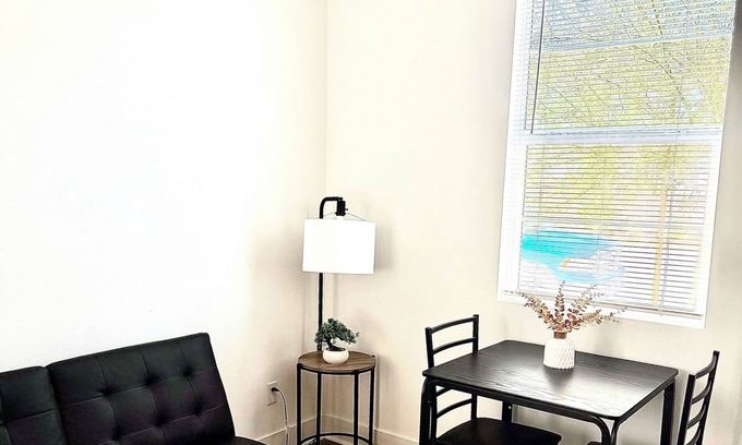 Indio Apartamento | Luxurious Suite With a Private Entrance