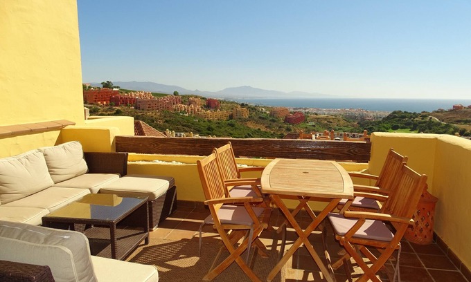 Manilva Apartamento | Lujoso apartamento súper equipado - Magníficas vistas al mar - 5 piscinas - ¡Nuevo!