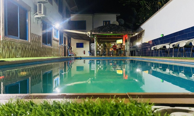 Sekondi-Takoradi Cabina | Luxurious Ten-Bedroom Lodge Apartment