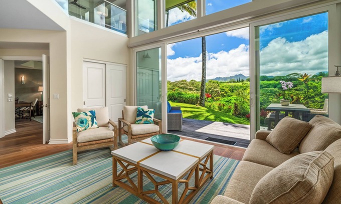 Queen Emmas Bluffs Casa | Luxurious Townhome in Prestigious Ka'iulani