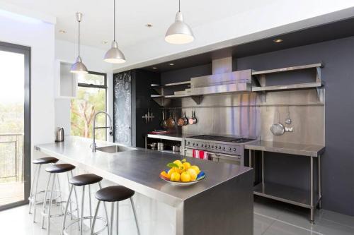 Geilston Bay Casa | Luxurious, Tranquil and Private