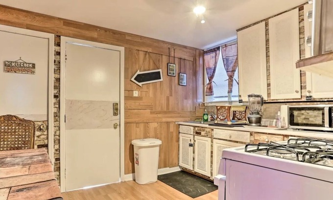 Newark Apartamento | Luxurious Tranquil Home--10 minutes downtown