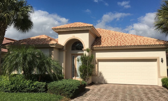 Bonita Springs Villa | Villa de lujo tropical en Bonita Springs - relajarse y disfrutar del sol - cerrada