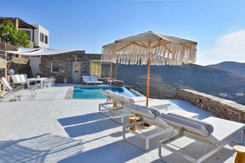 Korissia Villa | Luxurious Villa Lune with a swimming pool and a fantastic sea and sunset view