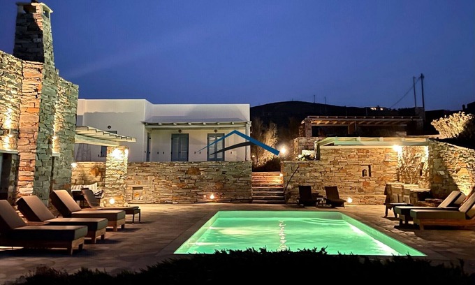 Kea Villa | Lujosa villa en primera línea de mar con piscina y acceso directo al mar.