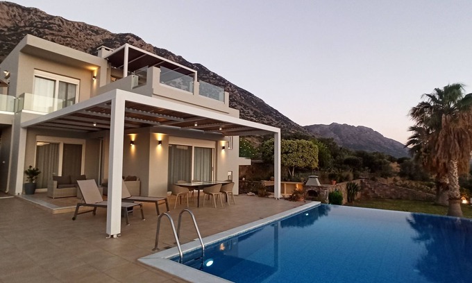Pefki Villa | Villa de lujo Tholos Creta
