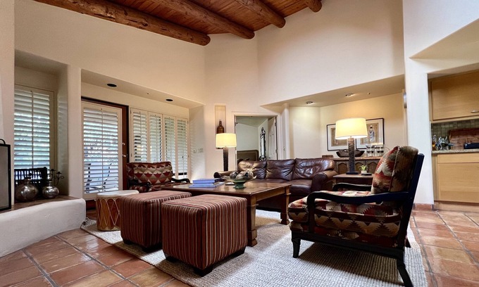 Pinnacle Peak Casa | Luxurious villa with golf, hot tub & pool.