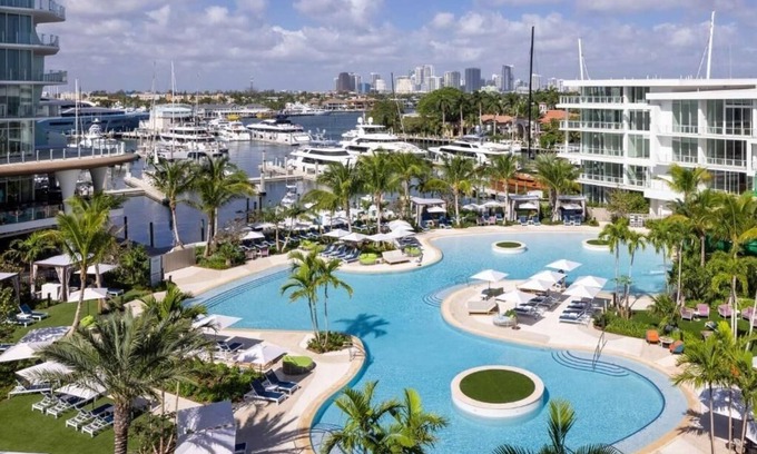 17th Street Causeway Hotel | Luxurious Waterfront Room w/Spacious Balcony + Marina View