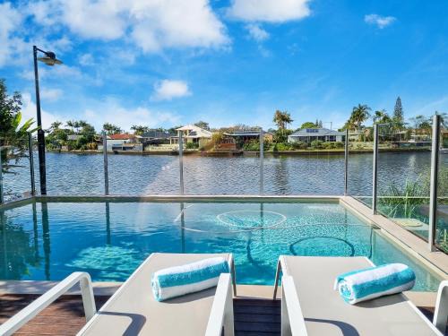 Birtinya Casa | Luxurious Waterfront Paradise Stunning Views