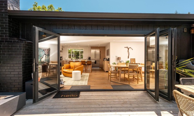 Geyserville Casa | Luxurious Wine Country Oasis--Complimentary wine tasting at Croix included!