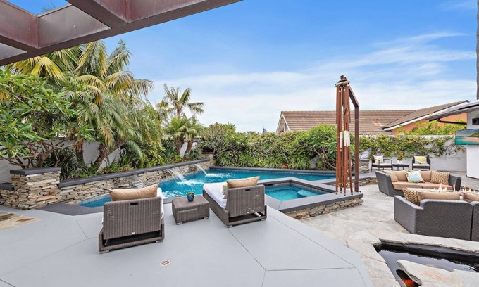 Corona del Mar Casa | Luxurious Zen | Private, outdoor oasis