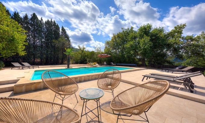 Salernes Casa | lujosamente renovado granja provenzal