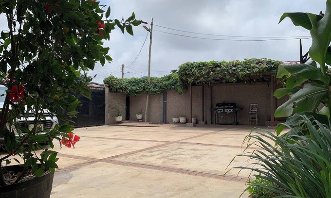 Ngleshi Amanfro Casa | Luxury 1 Bedroom Ensuite house in Galilea Amanfro