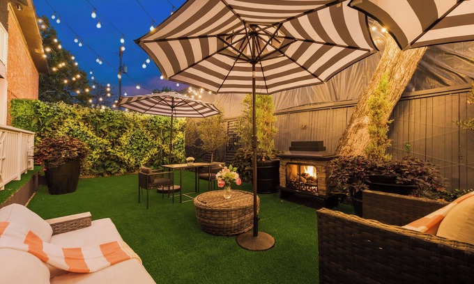 Peak's Suburban Addition Condominio | Luxury 1-Bedroom Dallas condo minutes from downtown, designed to Marriott Gold Standards and featuring the Pod Pro smart bed for peak comfort