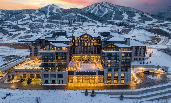 Park City Condominio | Luxury 1-bedroom residence with DIRECT SKI ACCESS at Deer Valley East Village