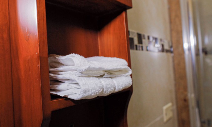 Eastwood Park Cama Y Desayuno | Luxury 12-bedroom bed & breakfast with AC, WiFi in lovely Kingston