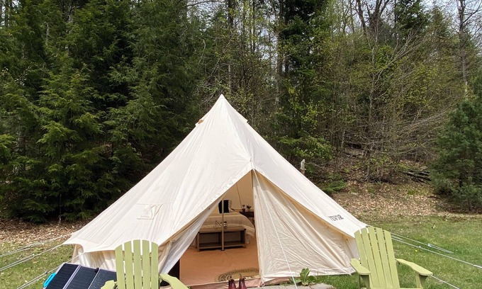 Weslemkoon Alquiler De RV | Luxury 19ft Bell Tent | Weslemkoon Lake | Pond and Forest Views | Lake Access