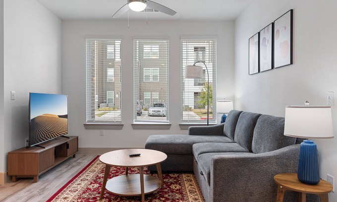 Stony Ridge North Apartamento | Luxury 1BD/1BA Next to Airport 9068