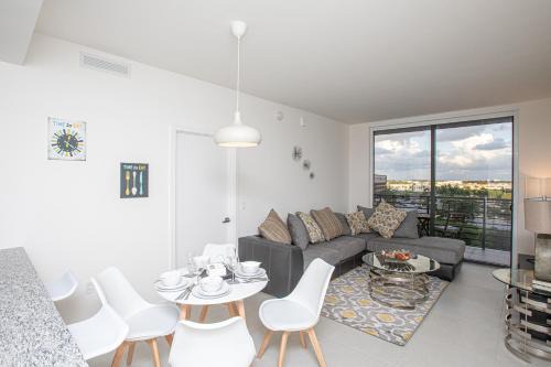Doral Apartamento | Luxury 1BD/1BT Apartment in Downtown Doral