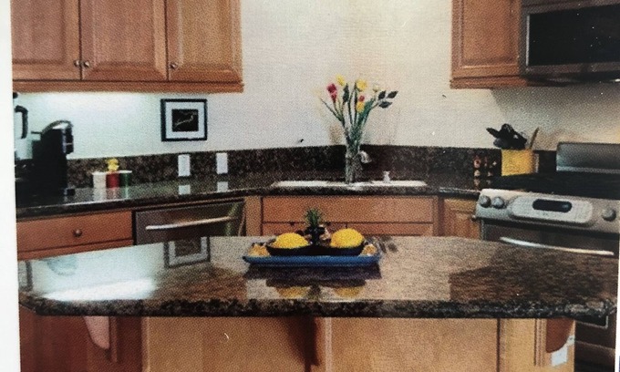 Torrance Condominio | Luxury 2 Bdrm Condo in 55+ Secure Quiet Bldg