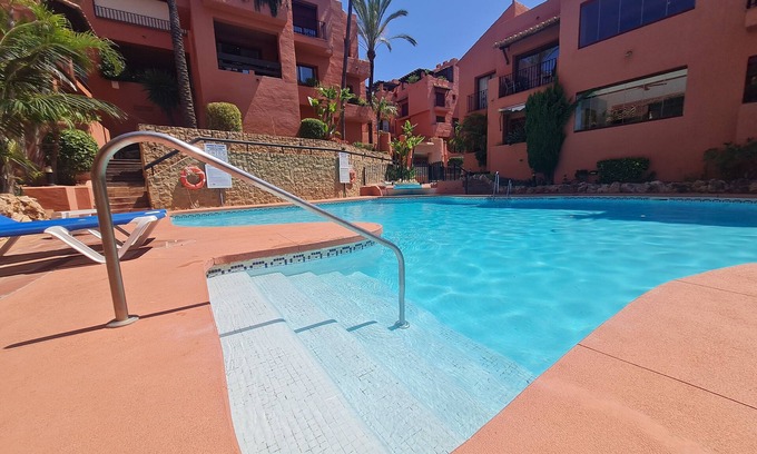 Elviria Apartamento | Luxury 2-Bed Apartment Elviria - Pool, Sauna & gym