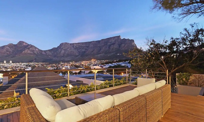 Cape Town City Centre Apartamento | Large House with spectacular Views + Pool!