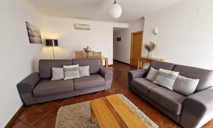 Burgau Apartamento | Apartamento de lujo de 2 dormitorios cerca de la playa, además de aire acondicionado y WIFI gratuito