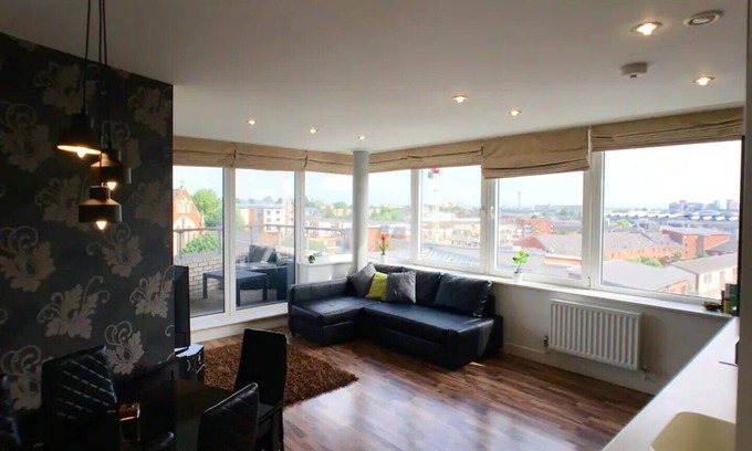 Stonebridge Apartamento | Luxury 2 Bed Penthouse Apartment near station