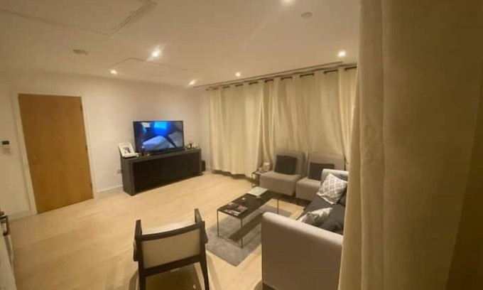 Addiscombe Apartamento | Luxury 2 Bedroom 2 Bathroom Apartment East Croydon