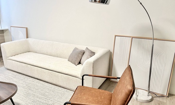 Quincy Apartamento | Luxury 2 Bedroom Apartment in Heart of Quincy