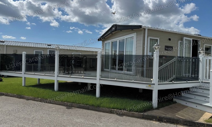 Porthcawl Casa | Luxury 2 bedroom family caravan, with decking and close to the beach.