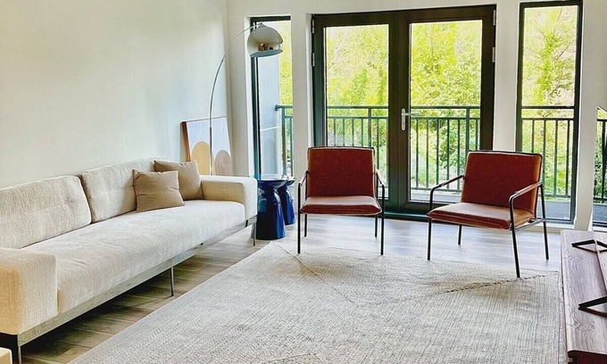 Quincy Apartamento | Luxury 2 Bedroom Furnished Apartment in Heart of Quincy