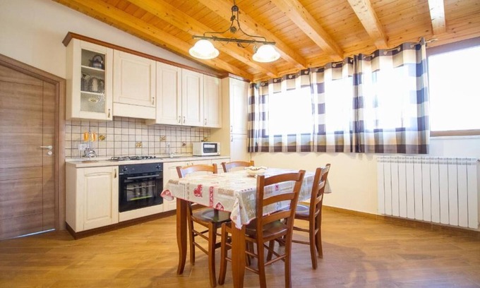 Trecastagni Apartamento | Apartamento de lujo de 2 dormitorios con vistas al mar