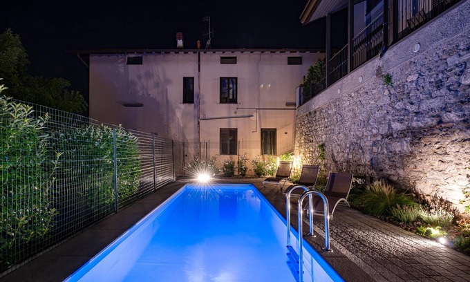 Camnago Volta Apartamento | Luxury 2 in Como With 2 Bedrooms and 2 Bathrooms