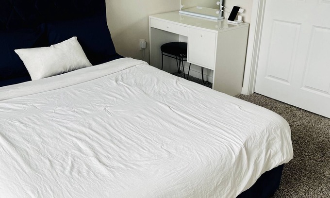 Houston Apartamento | Luxury 2Bd/2Ba Condo | 9min Near IAH Airport | 14min Near Downtown