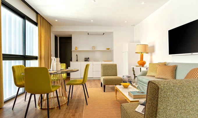 Triana Apartamento | Luxury 2bd view Torre del Oro. Betis XII