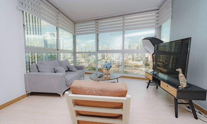 Tumba Vieja Apartamento | Apto de lujo 2 hab, vista ciudad, parking, balcón