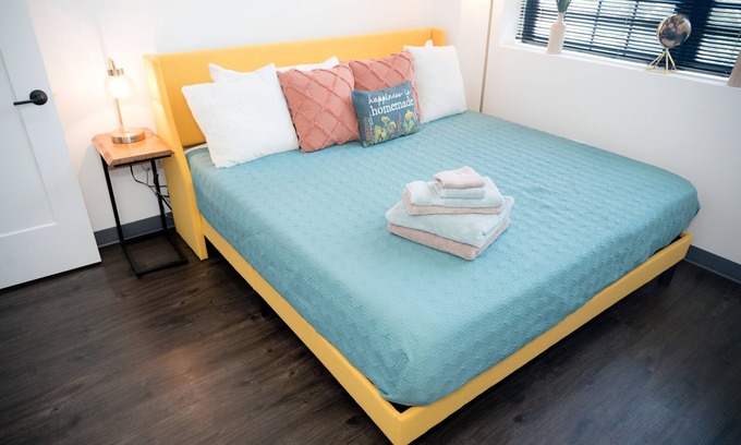 Newark Apartamento | ⭐️Luxury 2BR LOFT W/King BD near NYC & 🇺🇸Dream Mall🛍