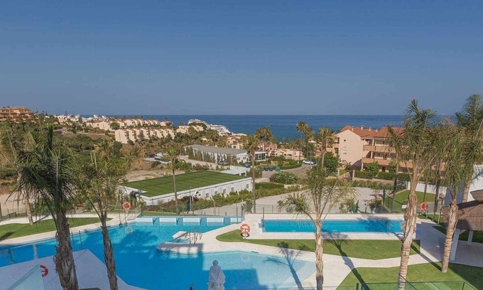 El Faro Apartamento | Luxury 2BR Seaviews - Santa Barbara Heights