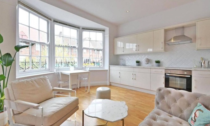 Golders Green Apartamento | Luxury 3-Bed / Huge Garden & Great Transport Links