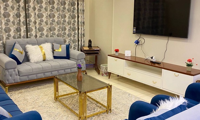 Agouza Apartamento | Luxury 3 Bedroom Apartment Prime Location with Elegant Furniture