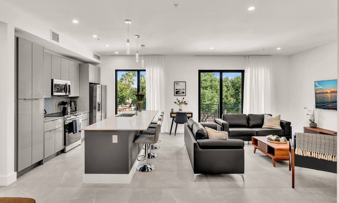 Poinciana Park Apartamento | Luxury 3 Bedrooms APT Brand new, Perfectly located #204