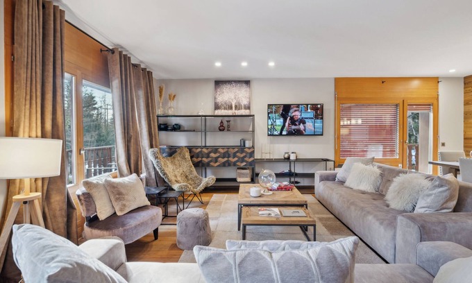 Chermignon Apartamento | Luxury 3 bedroom - Palm Springs by Mrs Miggins'