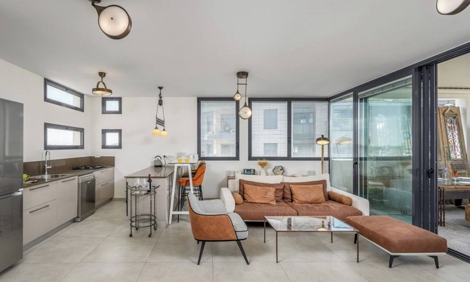 Florentin Apartamento | Luxury 3-Bedroom in Neve Tzedek By Barnes