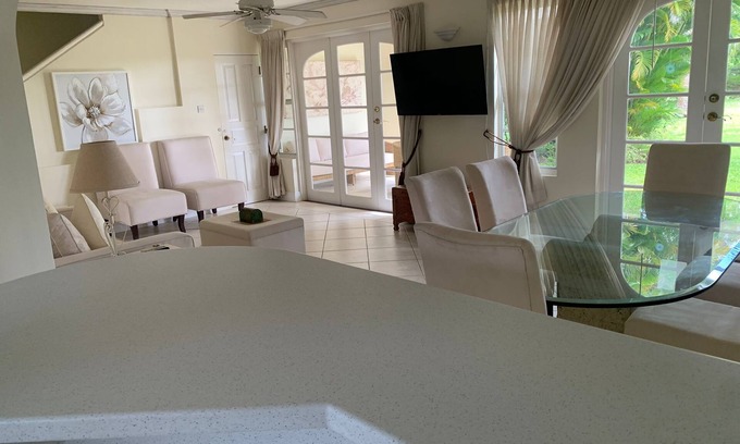 Christie Casa | Luxury 3 br 3.5 bth townhouse in gated community