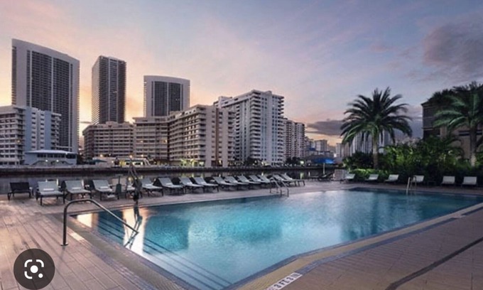 Hallandale Beach Apartamento | LUXURY 3BD APARTMENT BEACHWALK