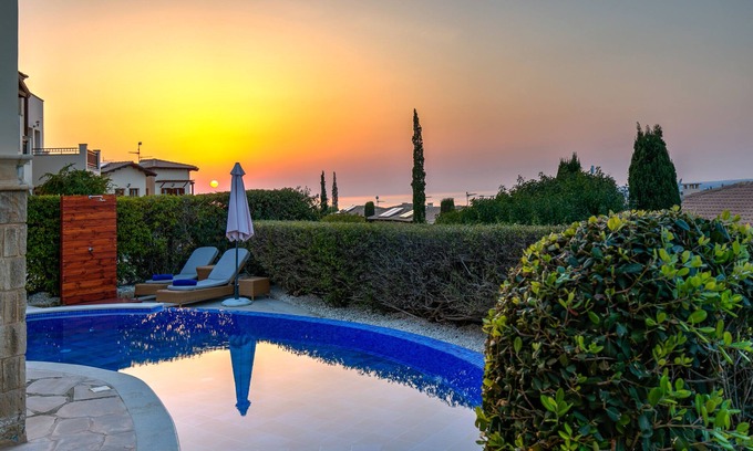 Aphrodite Hills Apartamento | Luxury 3Br 2Ba Apartment With Heated Private Pool-Aphrodite Hills