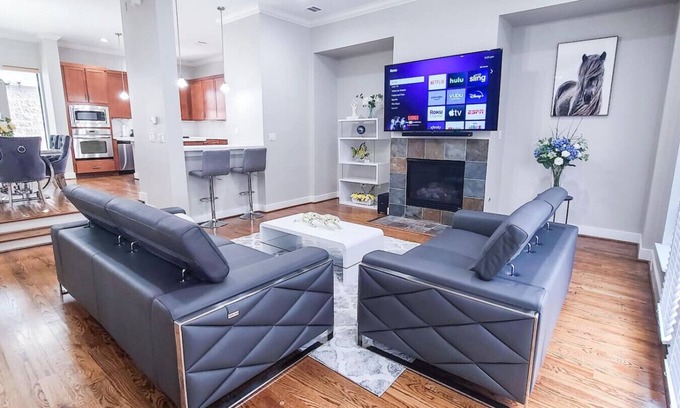 Washington Ave./ Memorial Park Casa | Luxury 3BR/3.5BA Townhouse