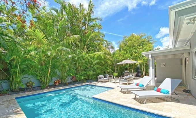 Victoria Park Casa | Luxury 3br/3ba Family Pool Home In Heart Of It All